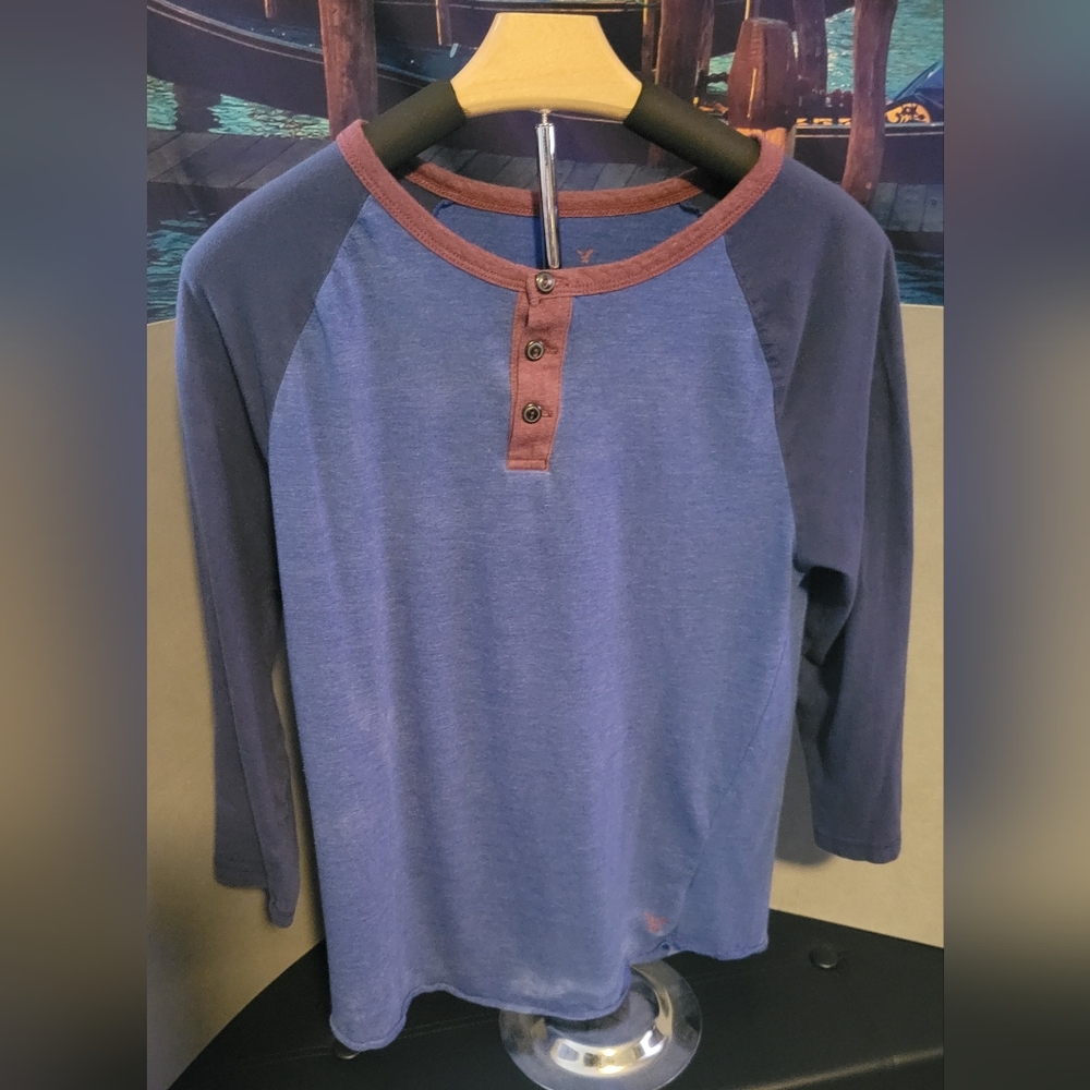 American Eagle baseball tshirt